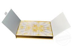 打造個性化手工盒禮品盒，讓你的禮物成為時尚焦點。[吉彩四方]