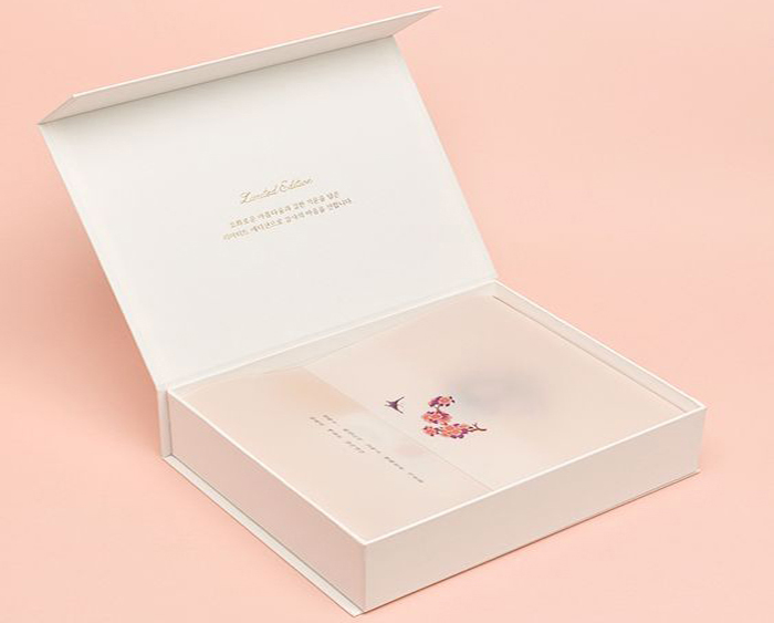 銀卡紙化妝品包裝盒現貨